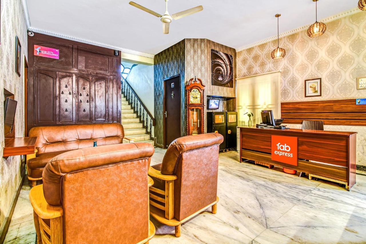 Fabexpress Nestlay Rooms - 100M From Velammal Hall, Moggappair Chennai Dış mekan fotoğraf